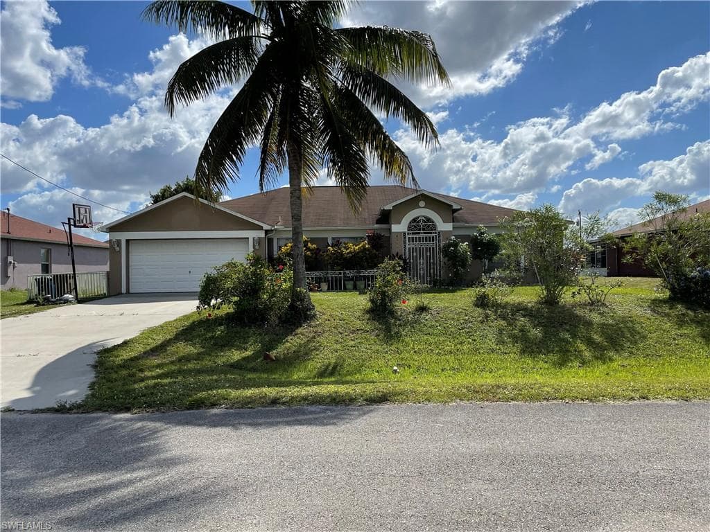4111 10th ST W LEHIGH ACRES, FL 33971