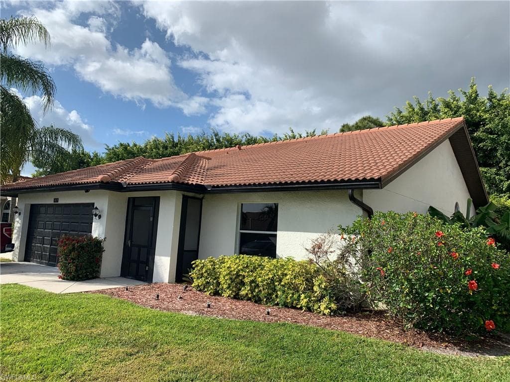 141 Saint James WAY NAPLES, FL 34104