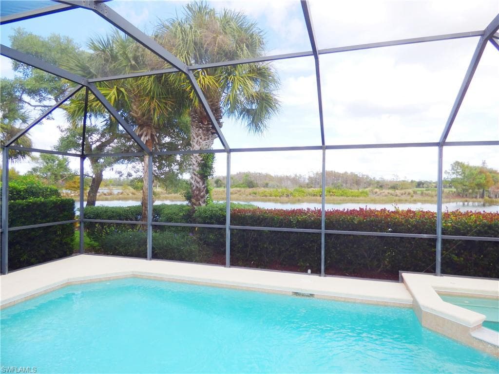 10043 Oakhurst WAY FORT MYERS, FL 33913