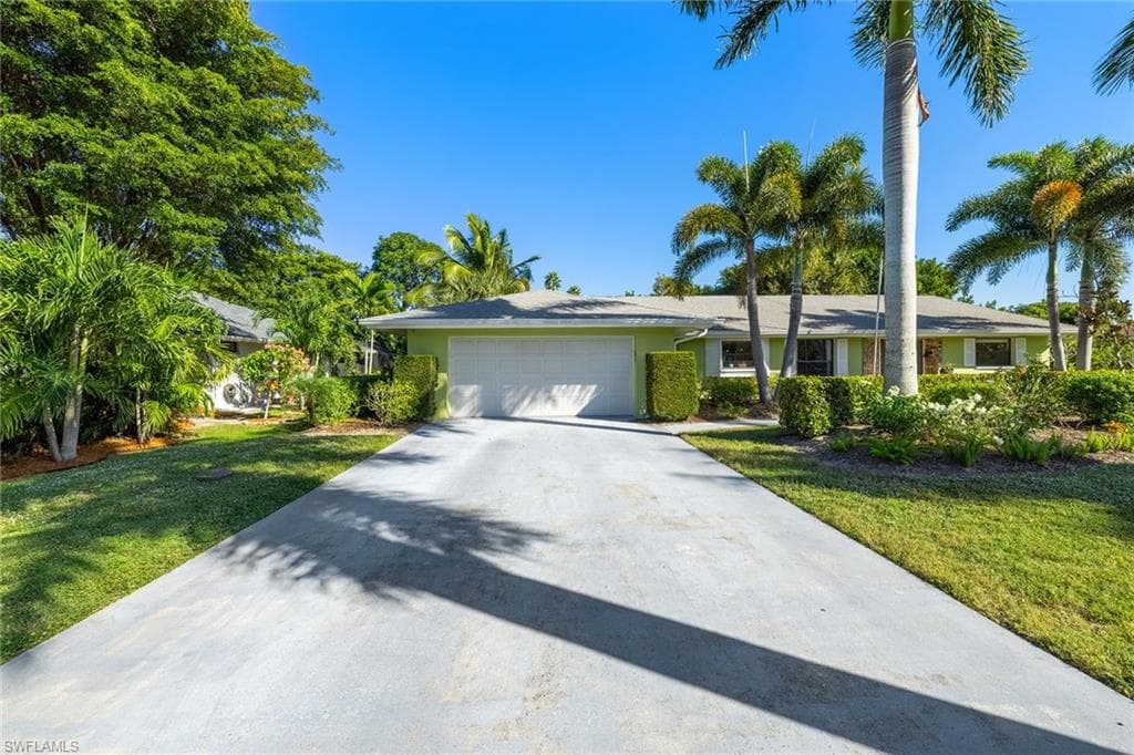 249 Pebble Beach CIR NAPLES, FL 34113