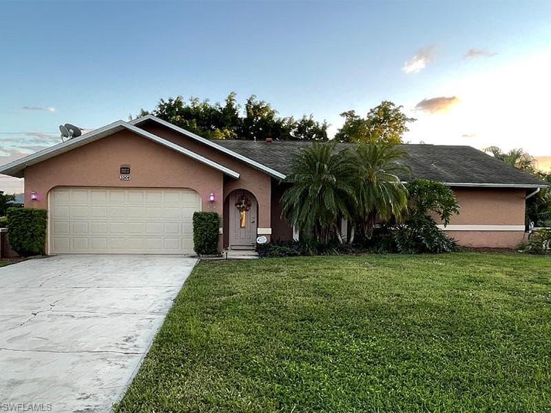 1004 Gleason PKY CAPE CORAL, FL 33914