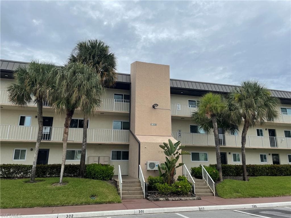 1014 Manatee RD F204 NAPLES, FL 34114