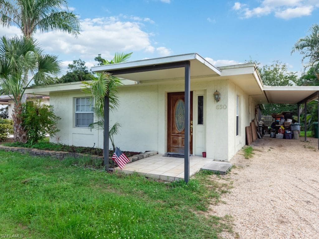 650 105th AVE N NAPLES, FL 34108