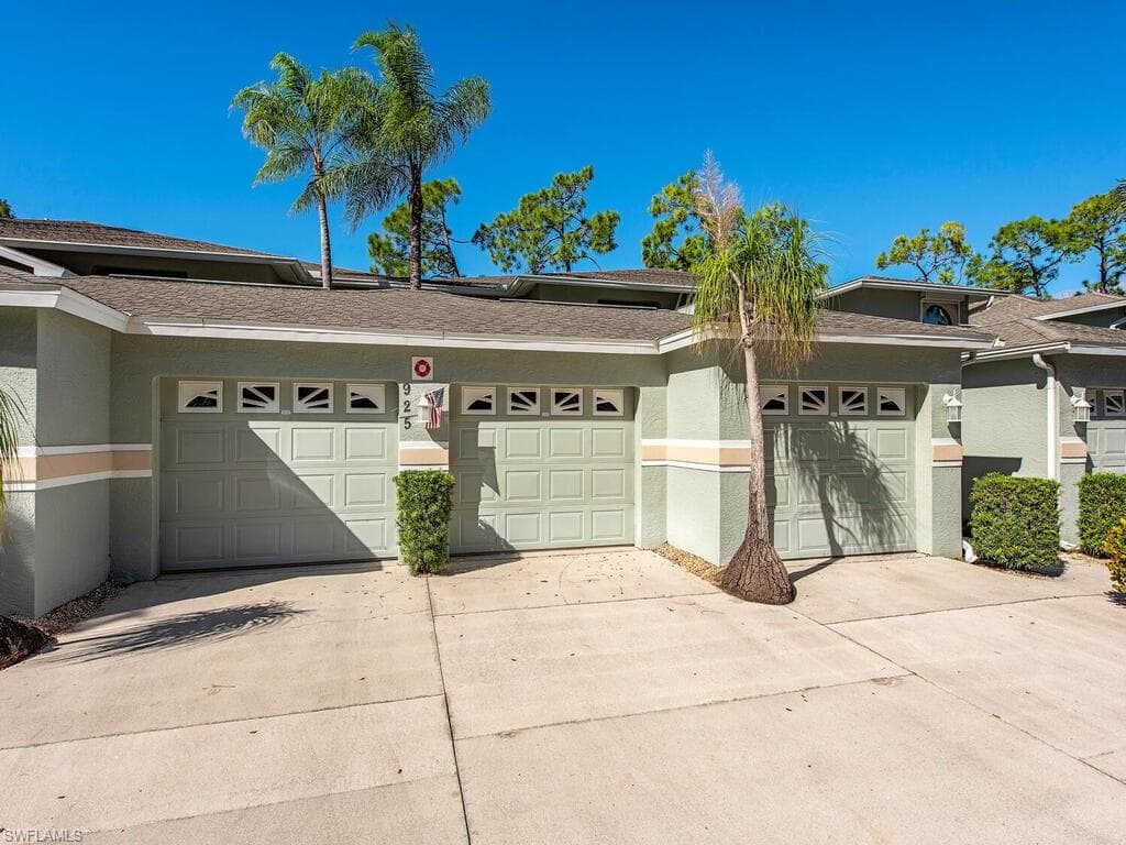 925 New Waterford DR G-203 NAPLES, FL 34104