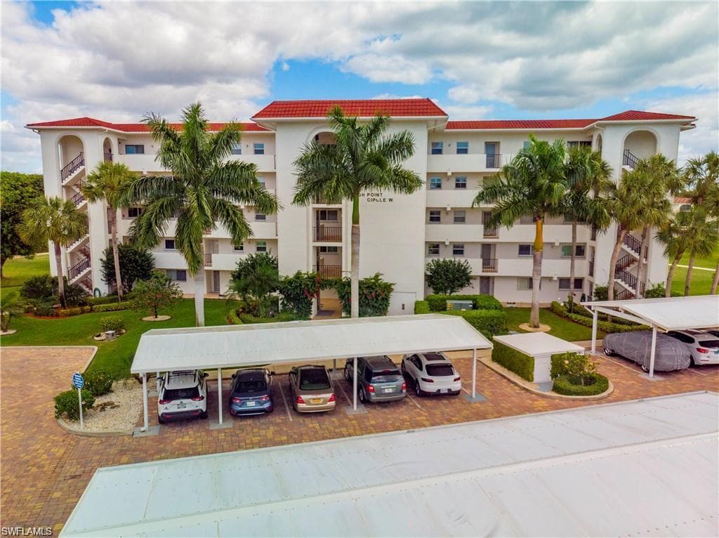 1 High Point CIR W 204 NAPLES, FL 34103