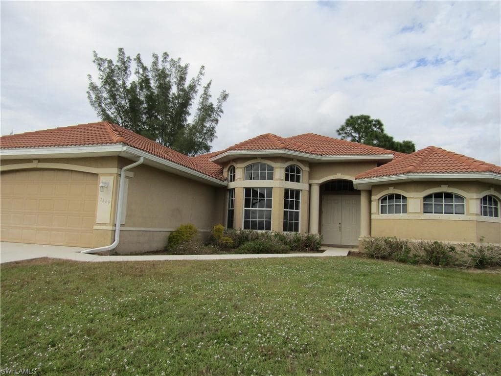 1609 SW 22nd TER CAPE CORAL, FL 33991