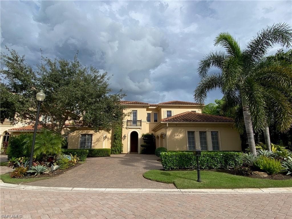 2152 Asti CT NAPLES, FL 34105