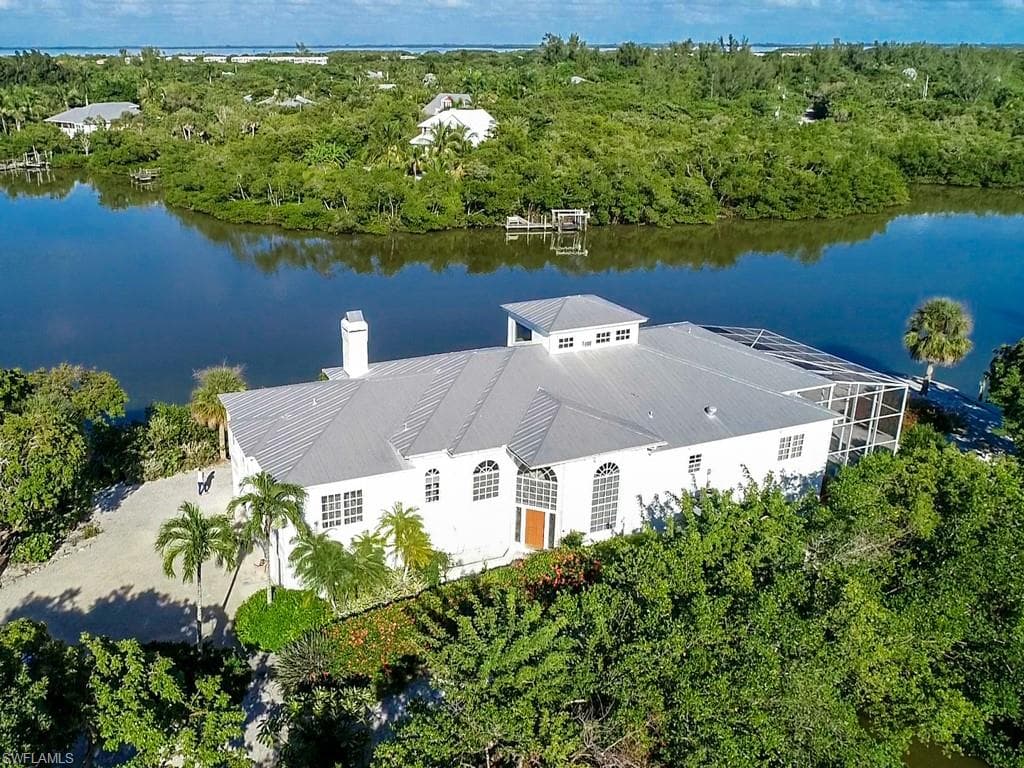 2444 Harbour LN SANIBEL, FL 33957