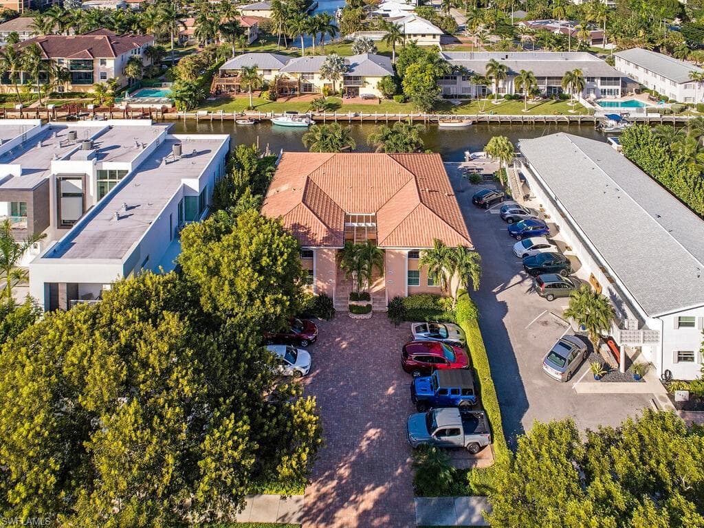 1569 Chesapeake AVE 1569 NAPLES, FL 34102