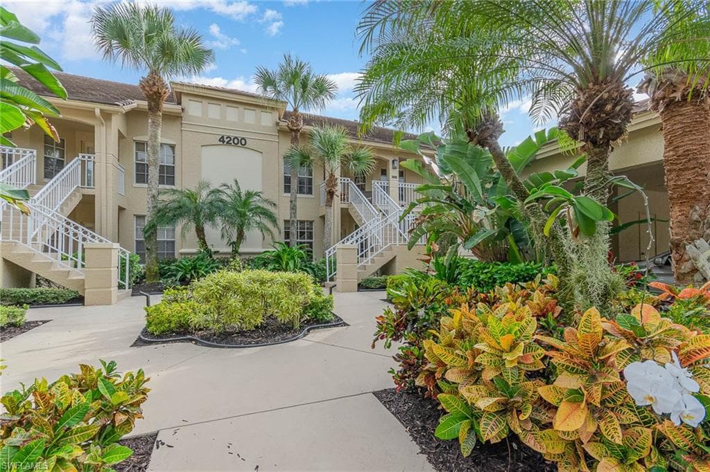 4200 Sawgrass Point DR 103 BONITA SPRINGS, FL 34134