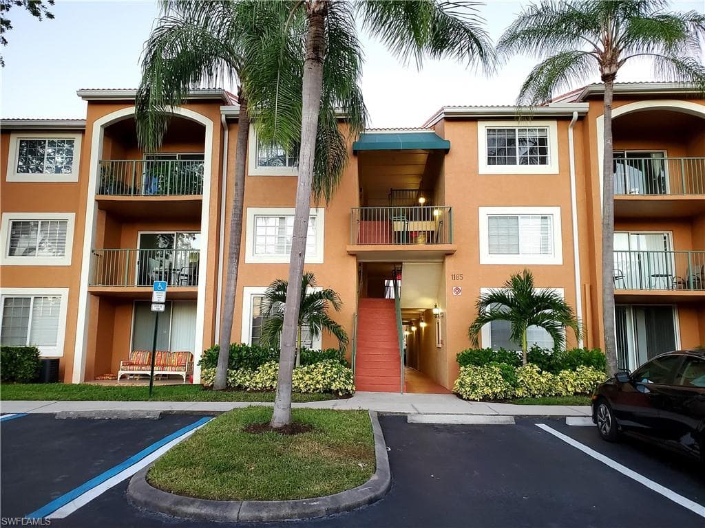 1185 Wildwood Lakes BLVD 7-103 NAPLES, FL 34104