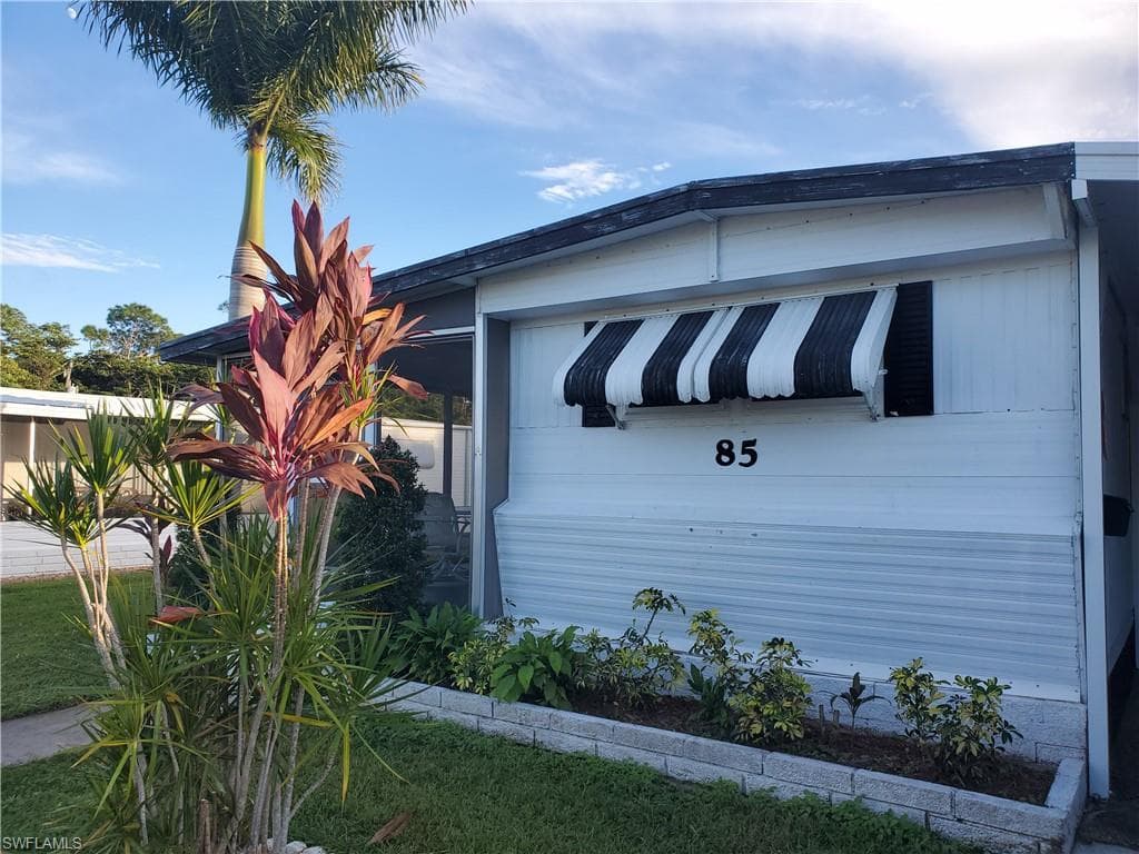 85 Enchanting BLVD E-85 NAPLES, FL 34112