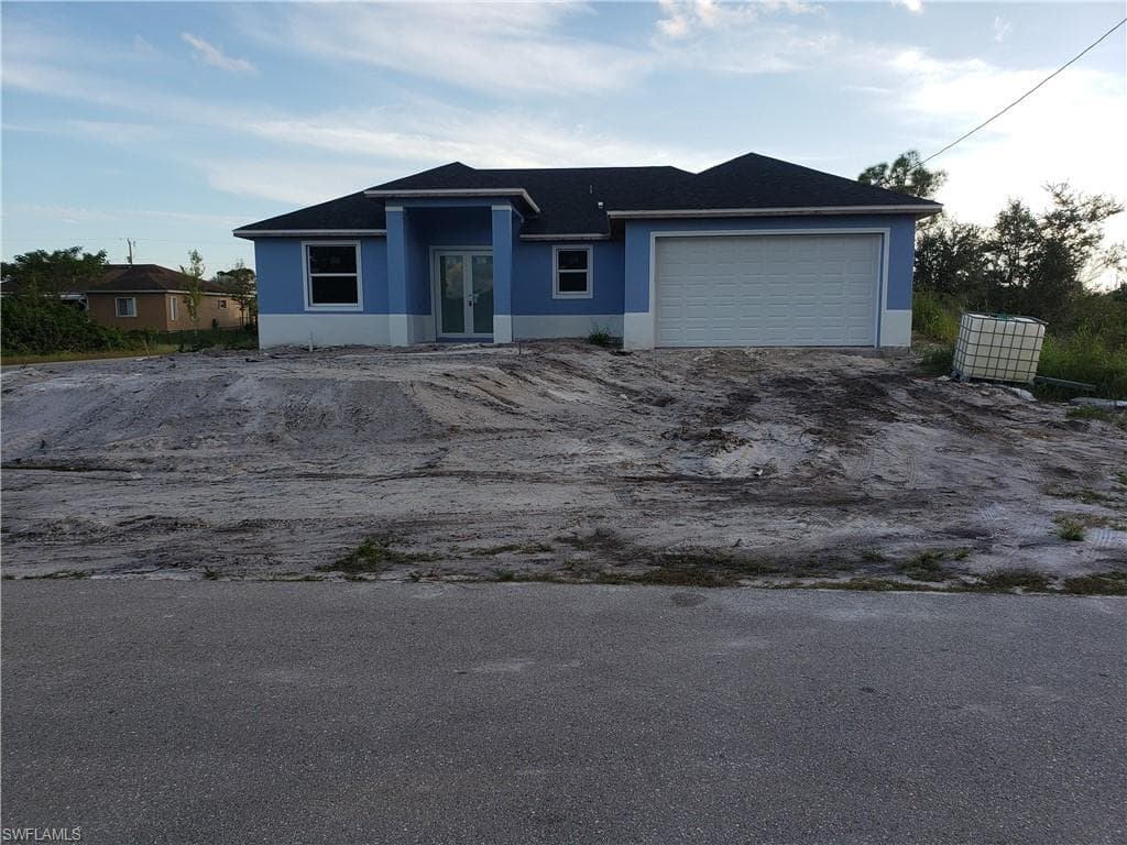 2601 28th ST SW LEHIGH ACRES, FL 33976