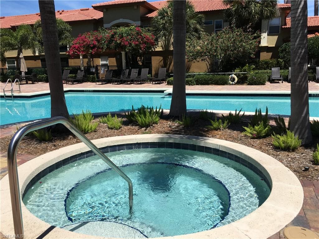 8851 Colonnades CT W 115 BONITA SPRINGS, FL 34135