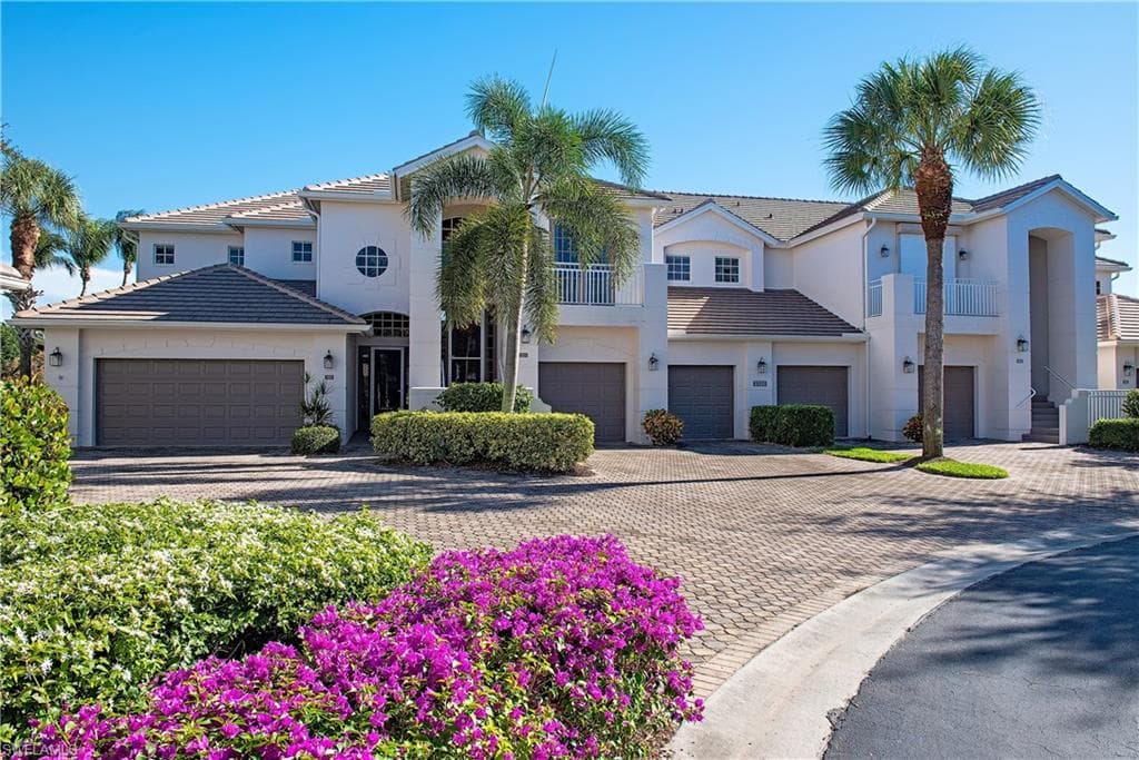 2320 Mont Claire DR 201 NAPLES, FL 34109