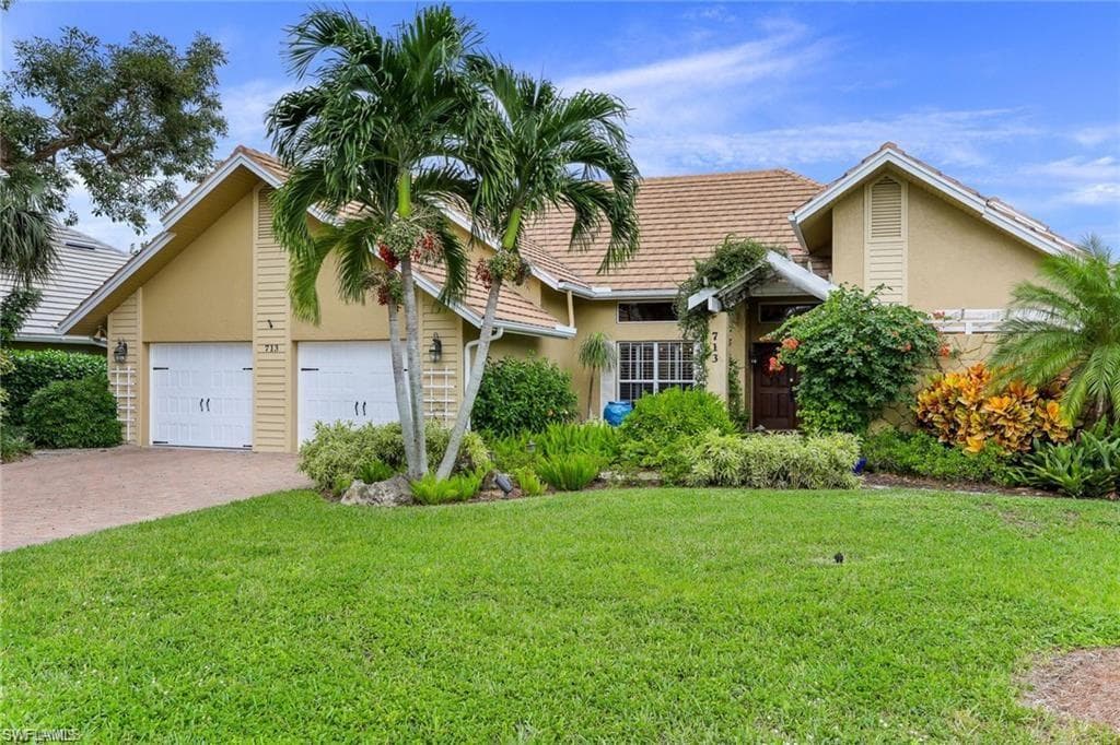 713 Turkey Oak LN NAPLES, FL 34108