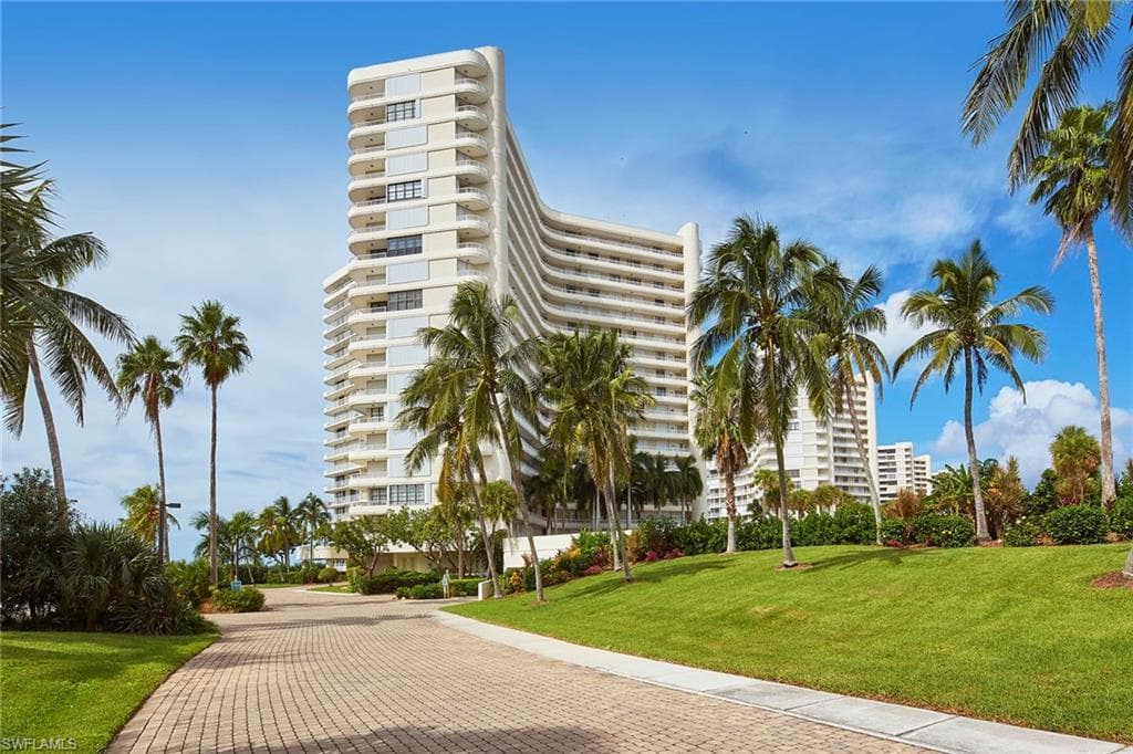 260 Seaview CT 304 MARCO ISLAND, FL 34145