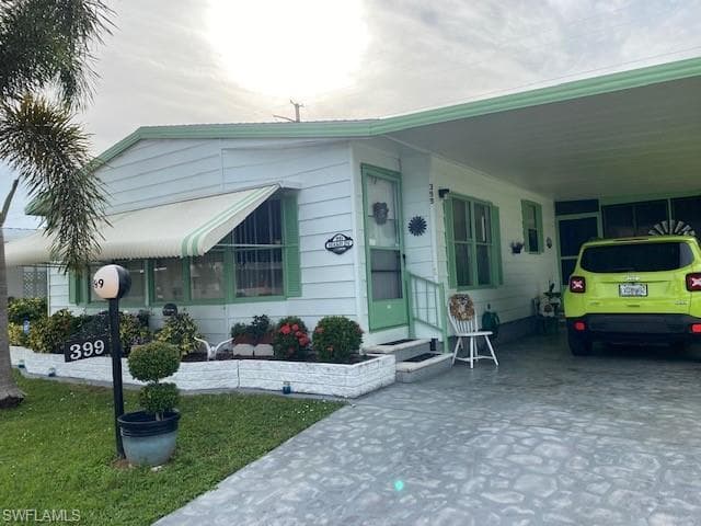 399 Horizon DR NORTH FORT MYERS, FL 33903