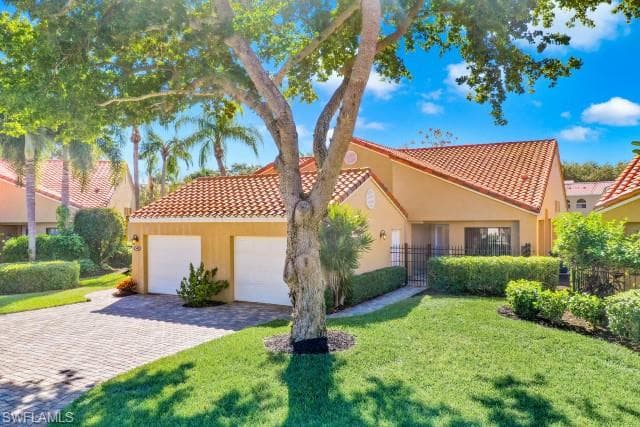 547 Beachwalk CIR NAPLES, FL 34108