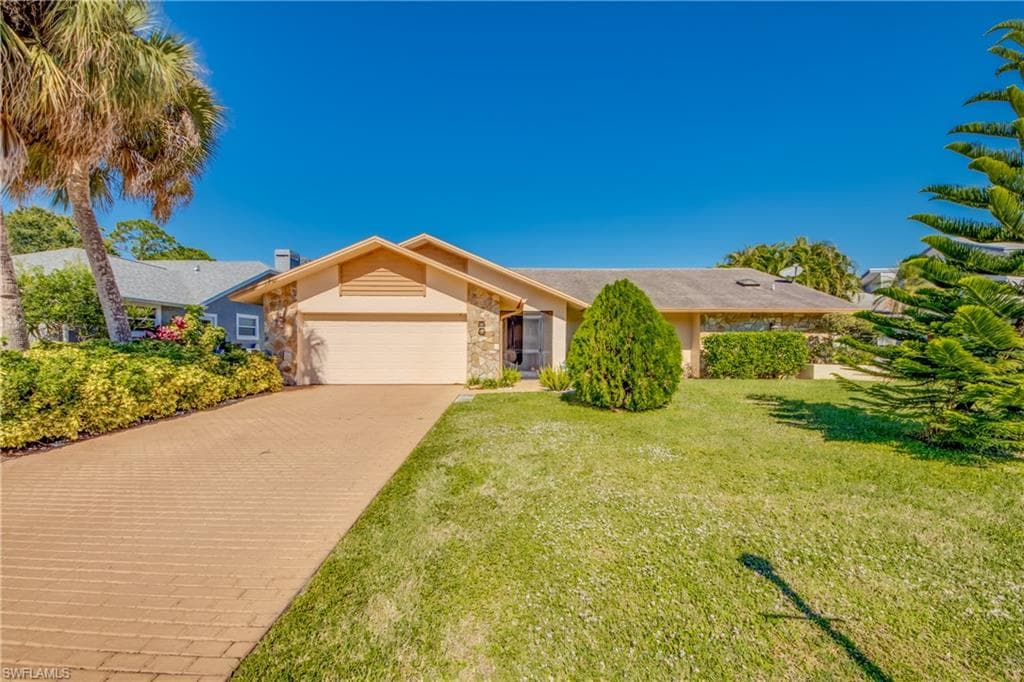8410 Aqua Cove LN NORTH FORT MYERS, FL 33903