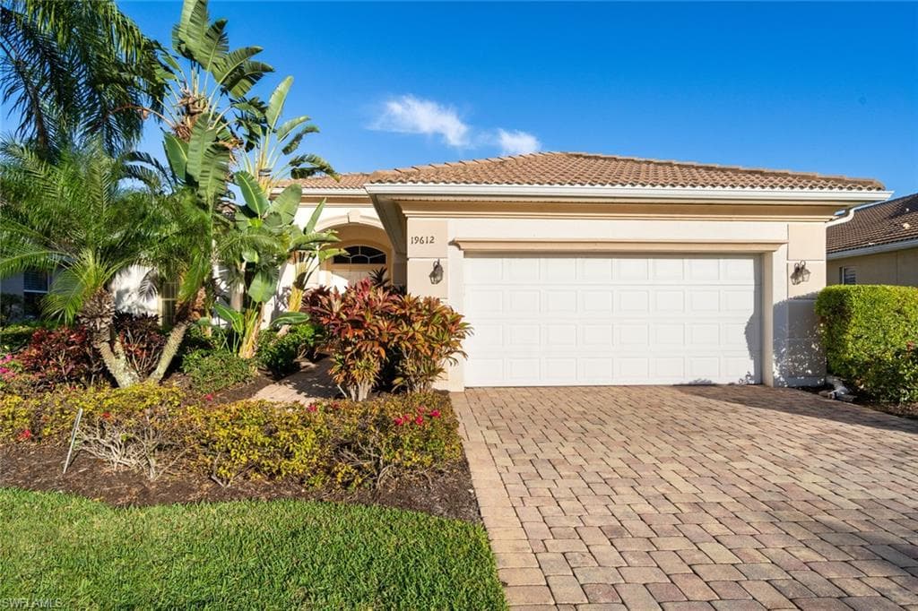 19612 Maddelena CIR ESTERO, FL 33967