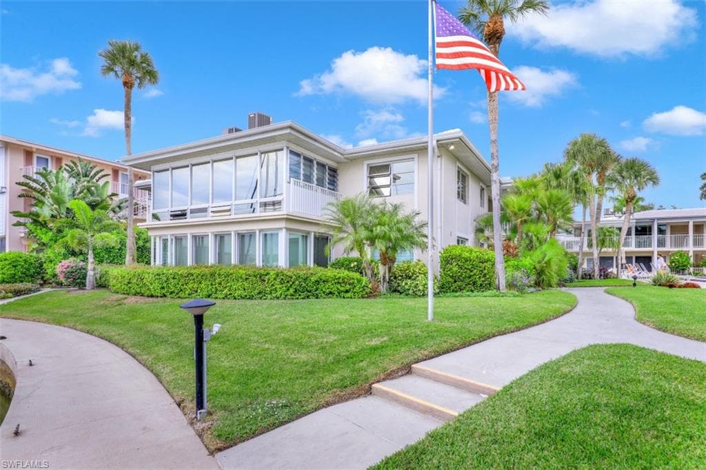 344 Harbour DR 344 NAPLES, FL 34103