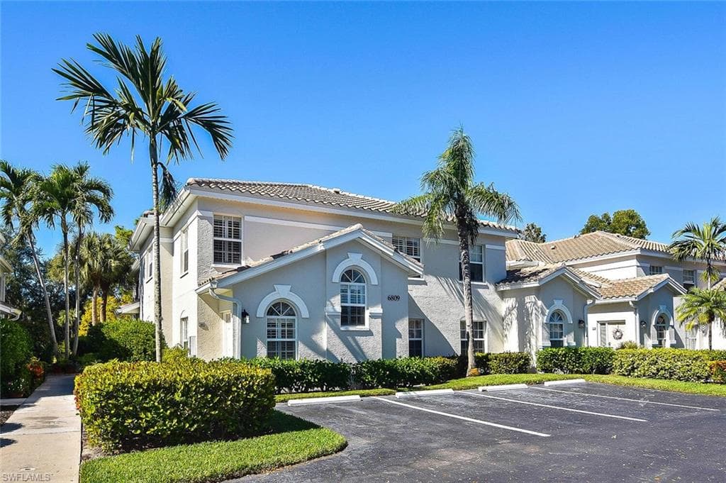 6809 Satinleaf RD S 101 NAPLES, FL 34109