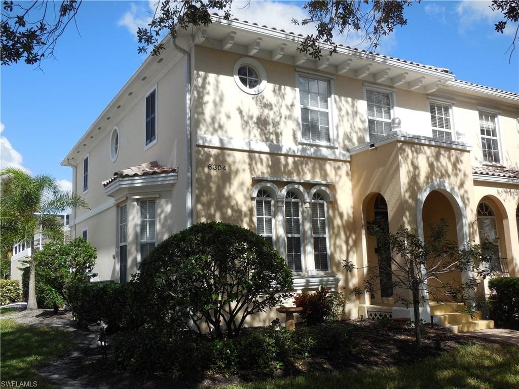6304 Towncenter CIR NAPLES, FL 34119