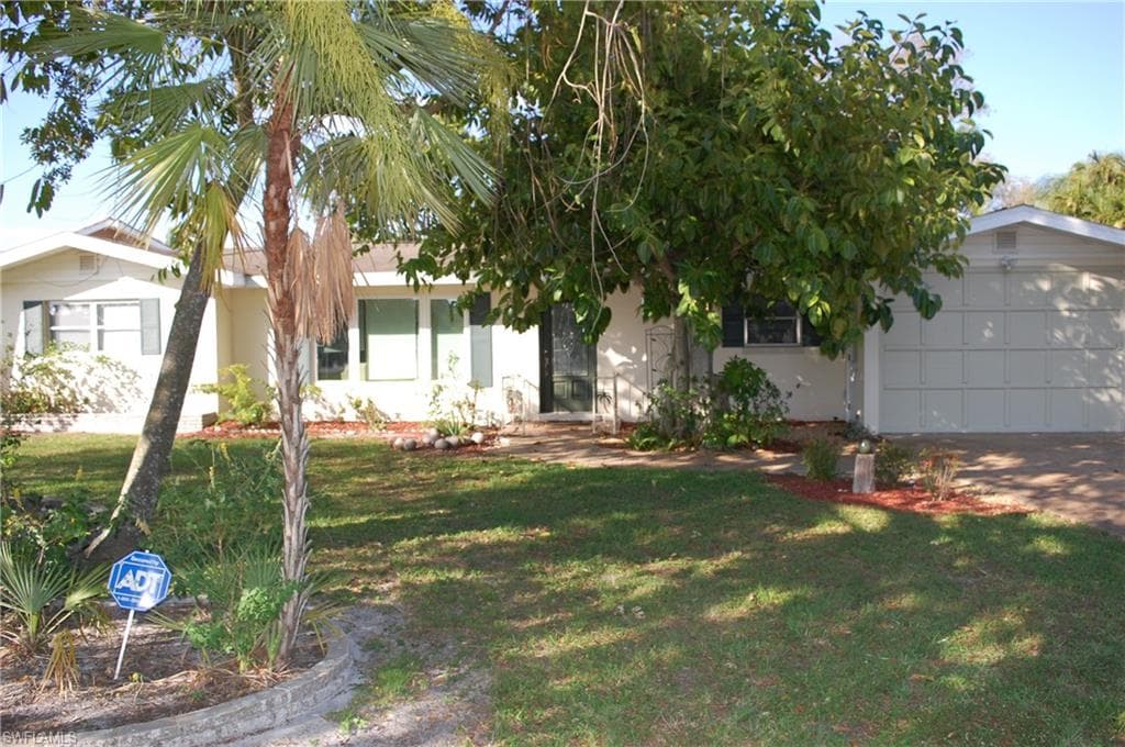 11430 Linda Loma DR FORT MYERS, FL 33908