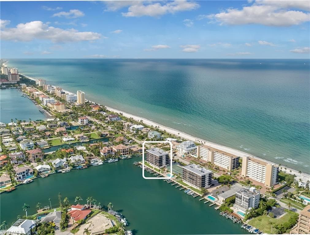 10420 Gulf Shore DR 152 NAPLES, FL 34108