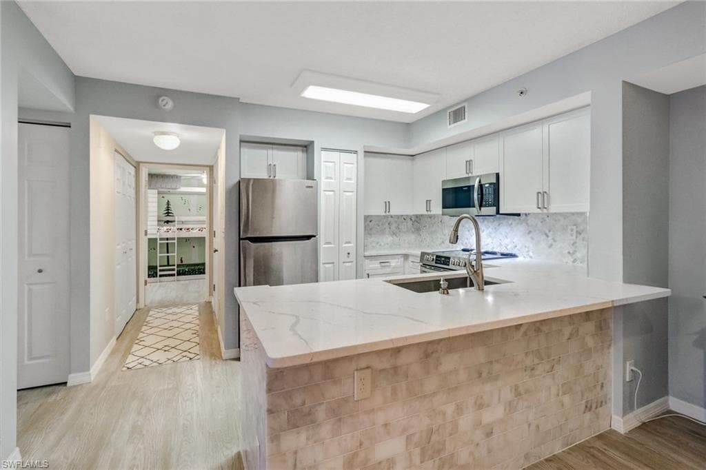 1210 Wildwood Lakes BLVD 206 NAPLES, FL 34104