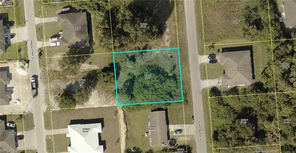 332/334 Gordon AVE S LEHIGH ACRES, FL 33973
