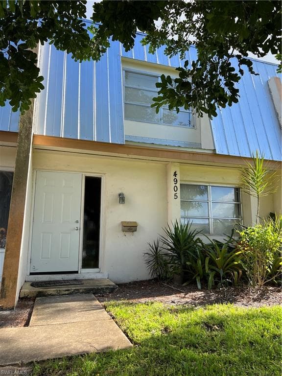 4905 Catalina DR 38 NAPLES, FL 34112