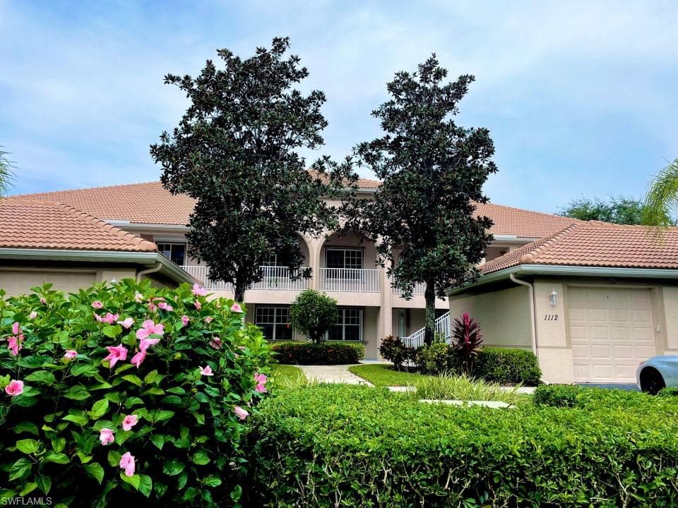 1112 Manor Lake DR H-201 NAPLES, FL 34110