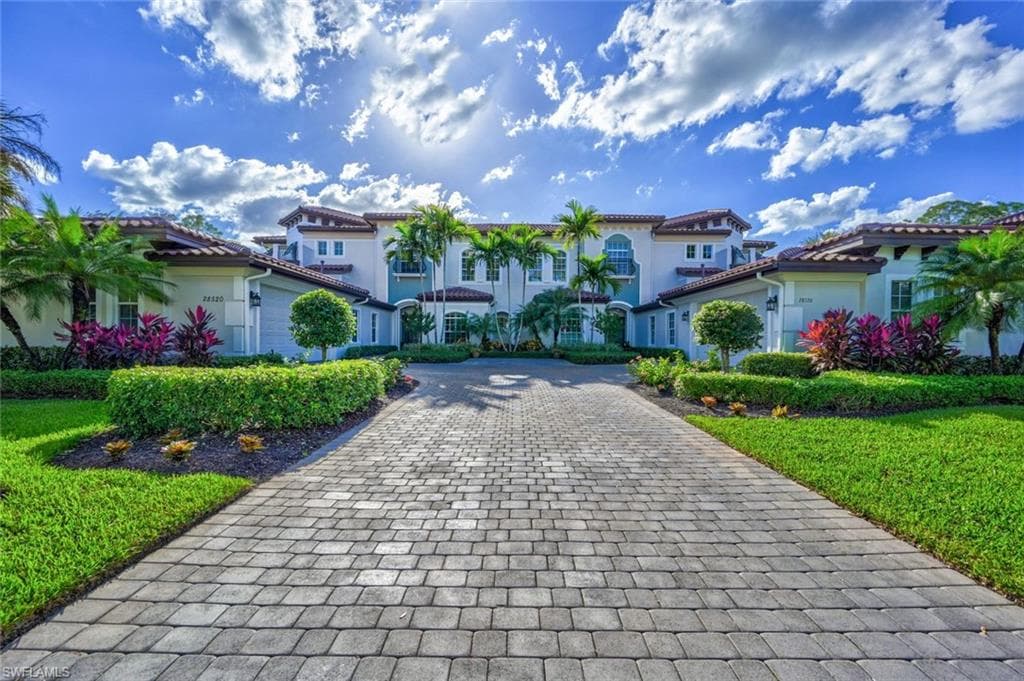 28520 Calabria CT 101 NAPLES, FL 34110