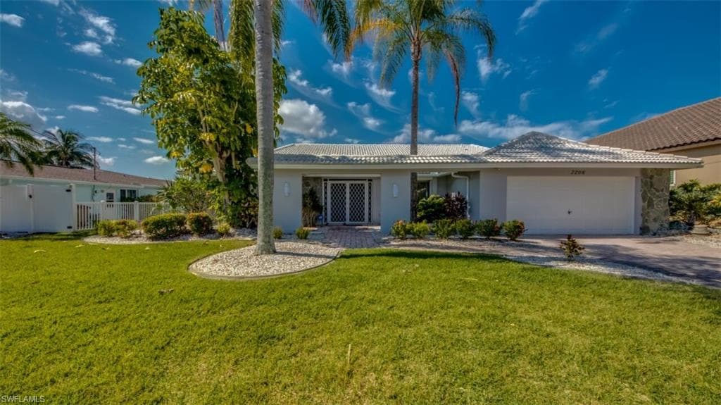 2206 SE 36th ST CAPE CORAL, FL 33904