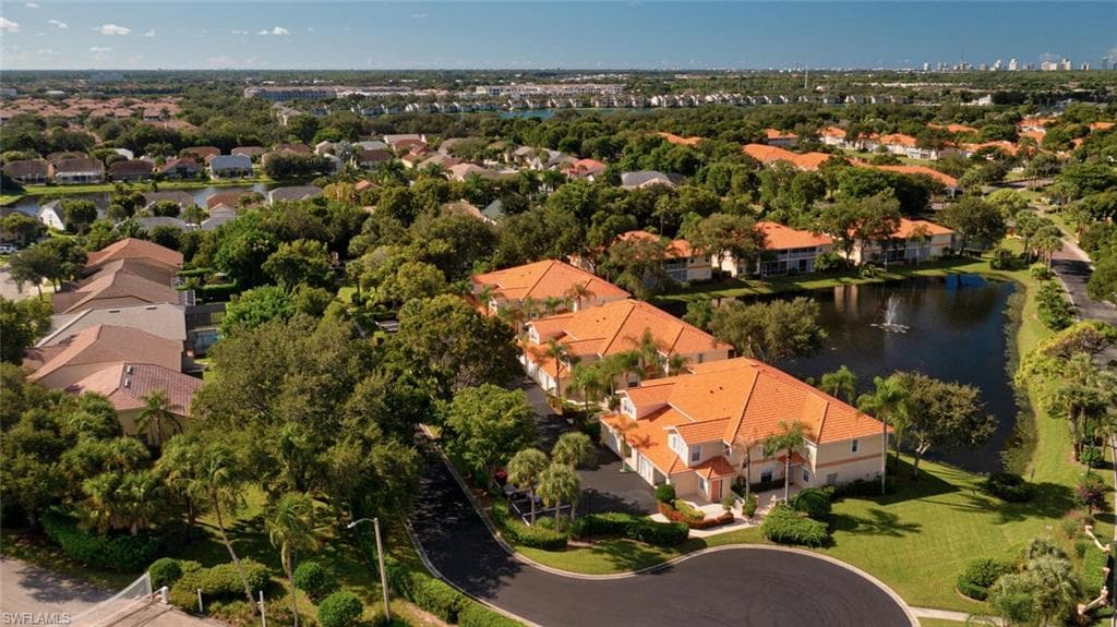 2585 Old Groves RD L-101 NAPLES, FL 34109