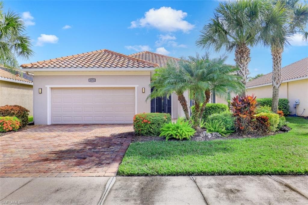 9574 Coquina CIR NAPLES, FL 34120