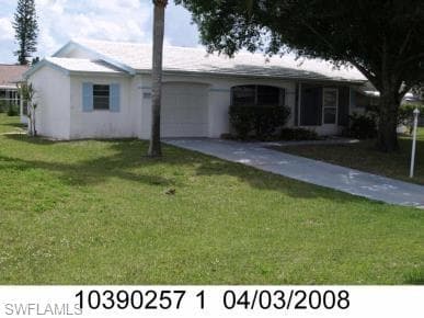 202 Norwich AVE LEHIGH ACRES, FL 33936