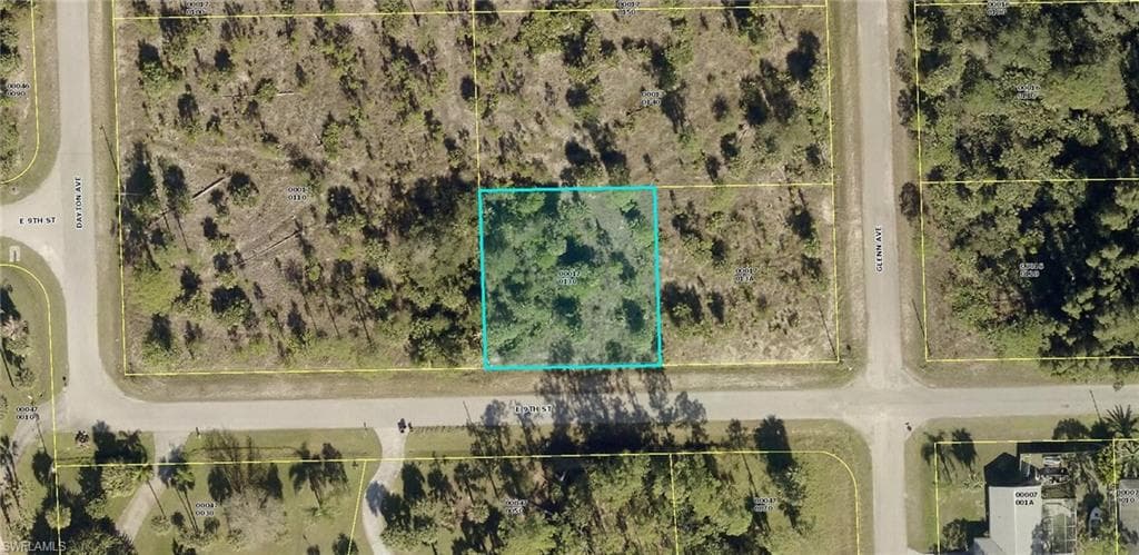 1705 E 9th ST LEHIGH ACRES, FL 33972