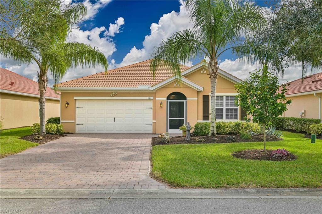 2927 Apple Blossom DR ALVA, FL 33920