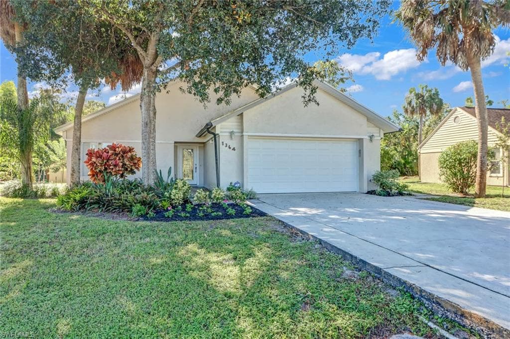 1364 Cypress Woods DR NAPLES, FL 34103