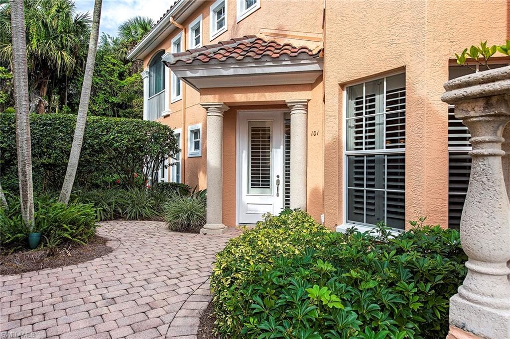 545 Via Veneto 5-101 NAPLES, FL 34108