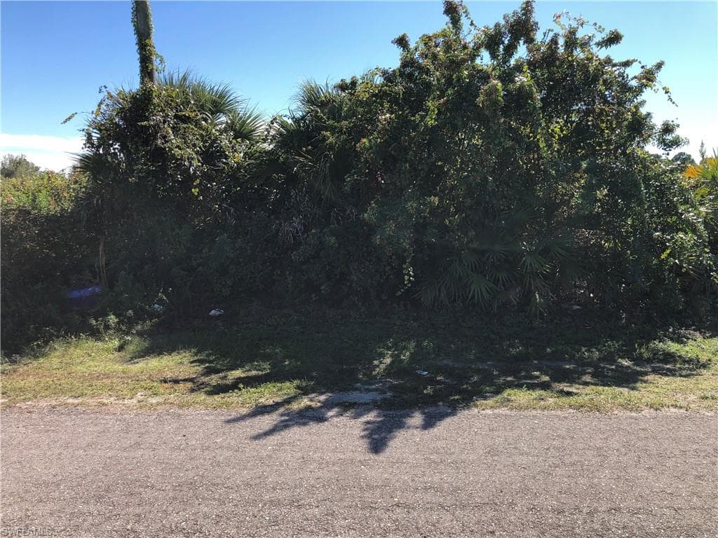 3217 65th ST W LEHIGH ACRES, FL 33971