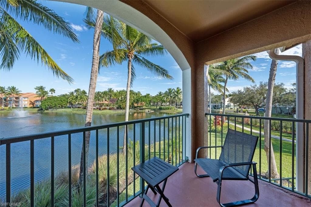 1185 Wildwood Lakes BLVD 7-208 NAPLES, FL 34104