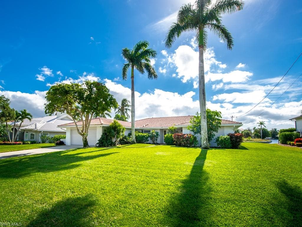 807 Limpet DR SANIBEL, FL 33957