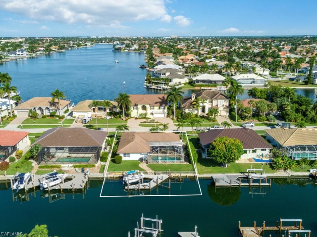 1141 Twin Oak CT MARCO ISLAND, FL 34145