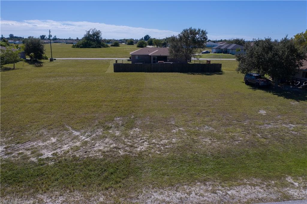 516 NW 23rd TER CAPE CORAL, FL 33993