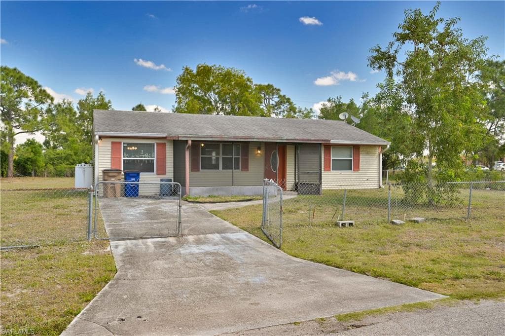 4218 7th ST W LEHIGH ACRES, FL 33971