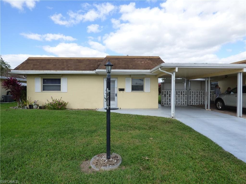 2203 Gardenia WAY LEHIGH ACRES, FL 33936